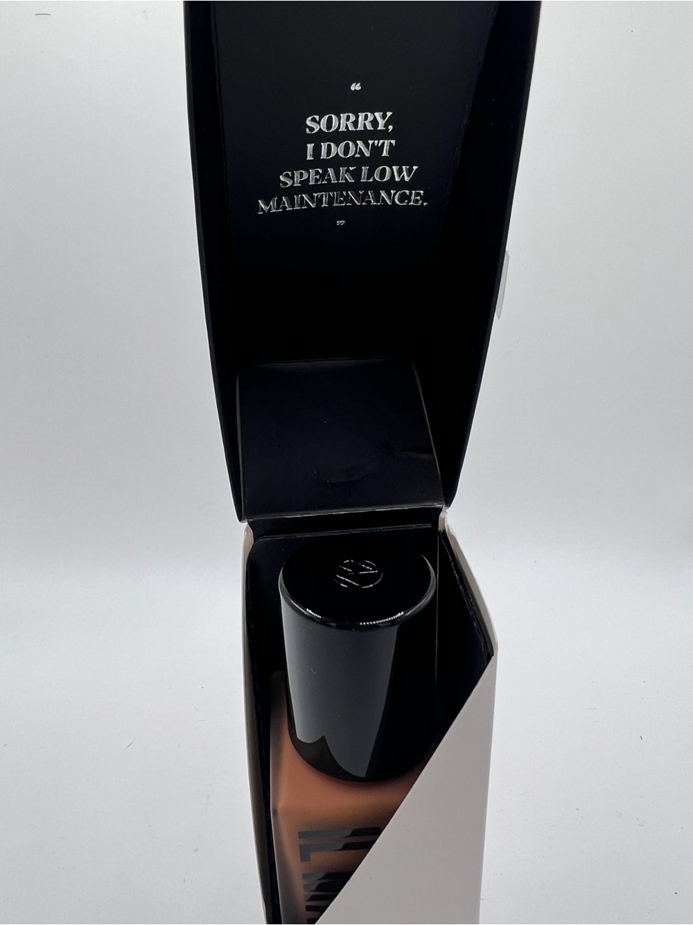 Il Makiage 190 Woke Up Like This Flawless Base Foundation Tan with Red Undertone
